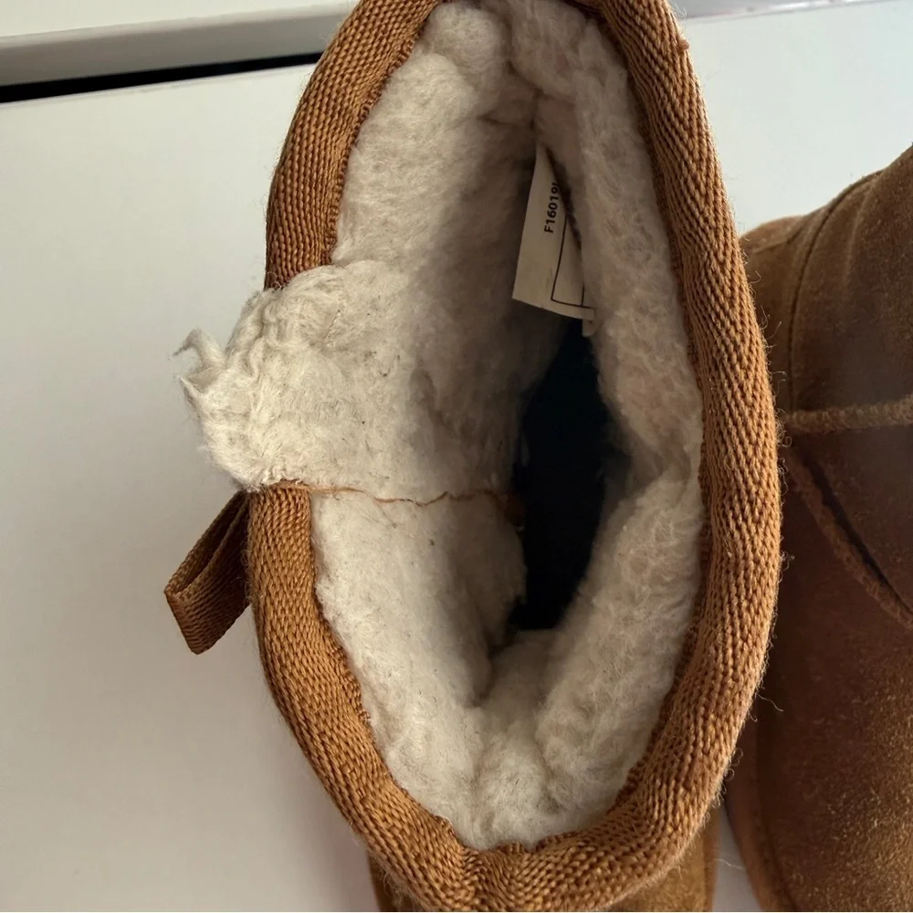 Kookaburra by Ugg Boots kids sz .10